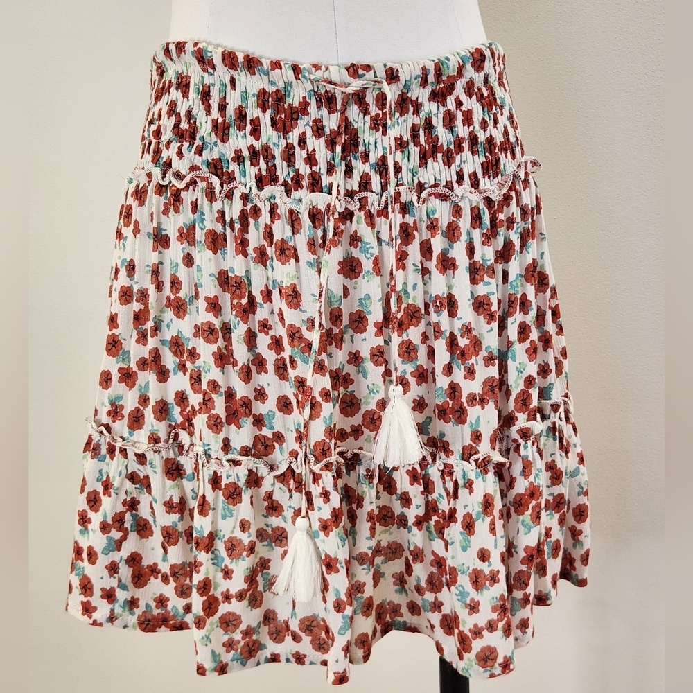 New! || PULL BEAR || mini skirt, floral, tiered, red, white, mint green, size sm